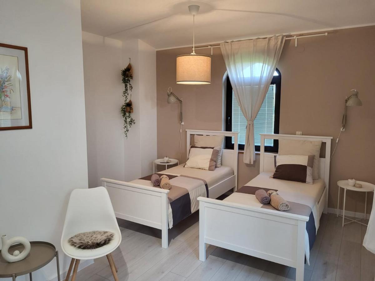 Апартаменты Sobe Pilajevo 2, 183 Ulica Stjepana Radica, Gola Экстерьер фото